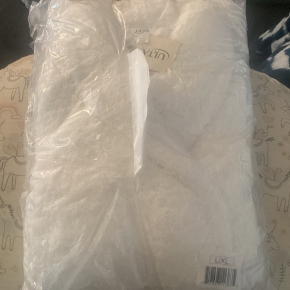 Ulta Beauty Cozy Robe - Picture 3 of 4